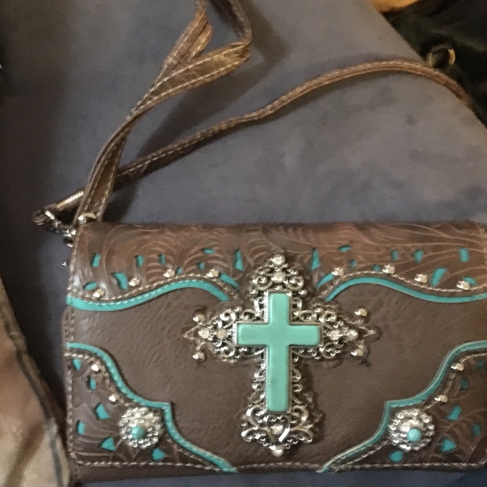 Nine West Wallet/wristlet with Removable Strap